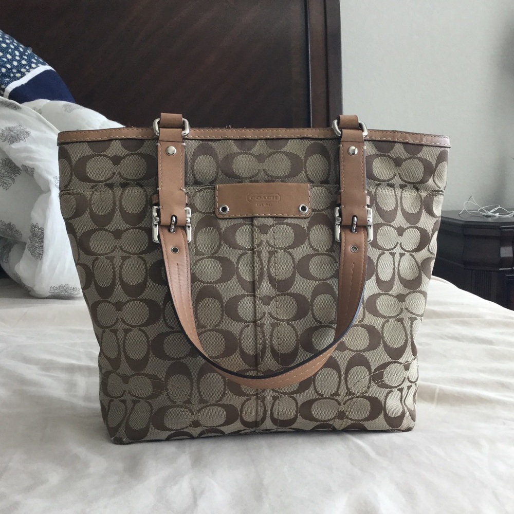 Coach Handbag - Picture 3 of 7